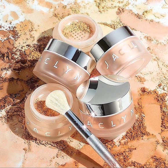 🆕🌿JACLYN HILL: “DEW ME” LUMINOUS POWDER - Picture 8 of 8